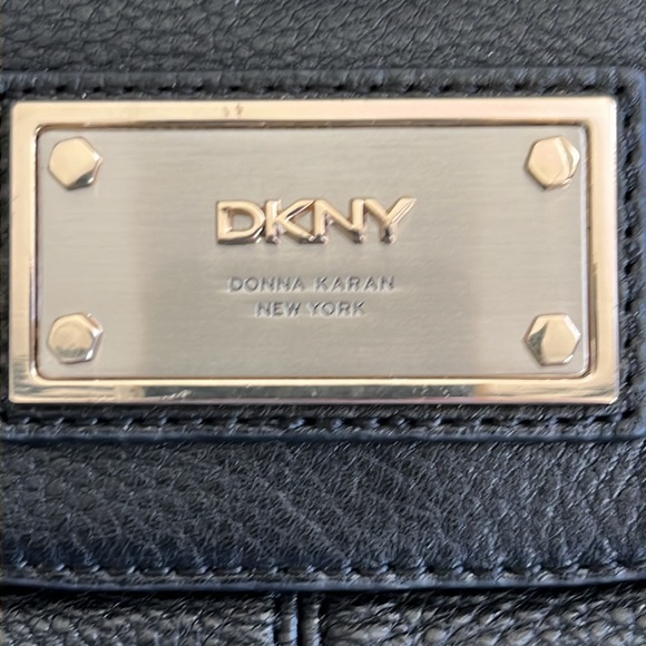 NWT DKNY Donna Karan New York Black Soft Leather W/Logo Plaque Bag - Picture 5 of 12